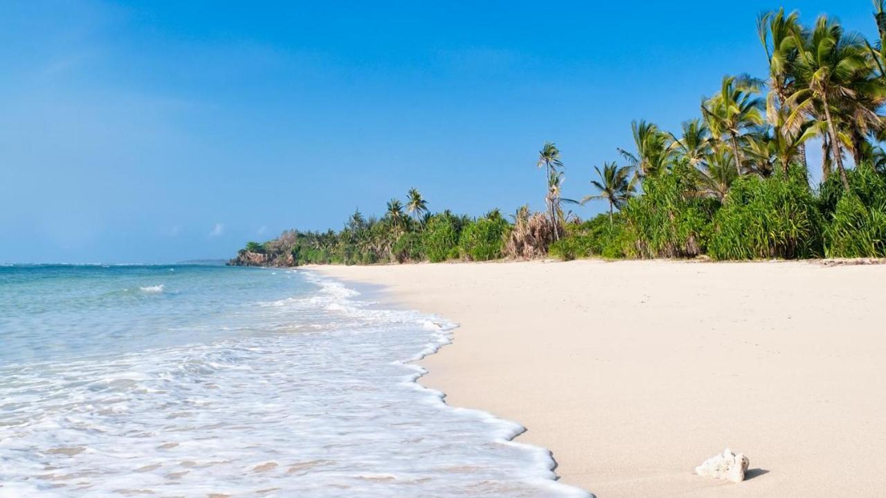 4 U Luxury Bungalows Diani Diani Beach Exterior photo