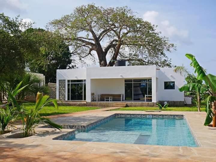 4 U Luxury Bungalows Diani Diani Beach Exterior photo