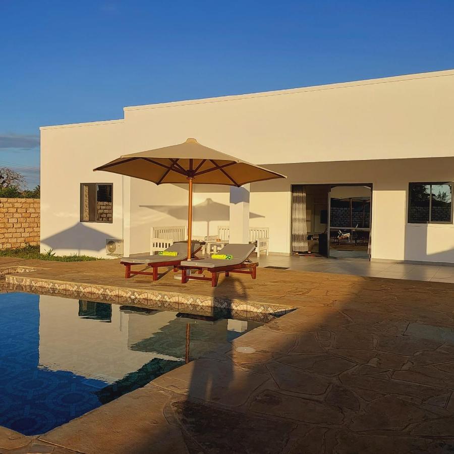 4 U Luxury Bungalows Diani Diani Beach Exterior photo