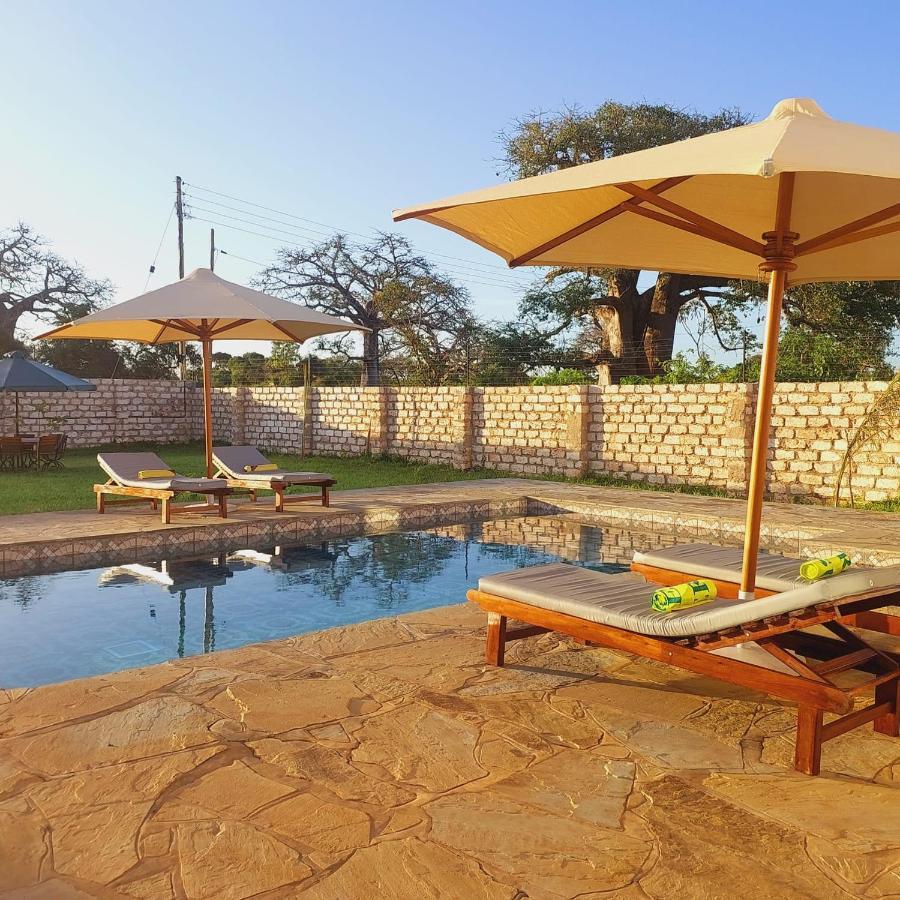 4 U Luxury Bungalows Diani Diani Beach Exterior photo