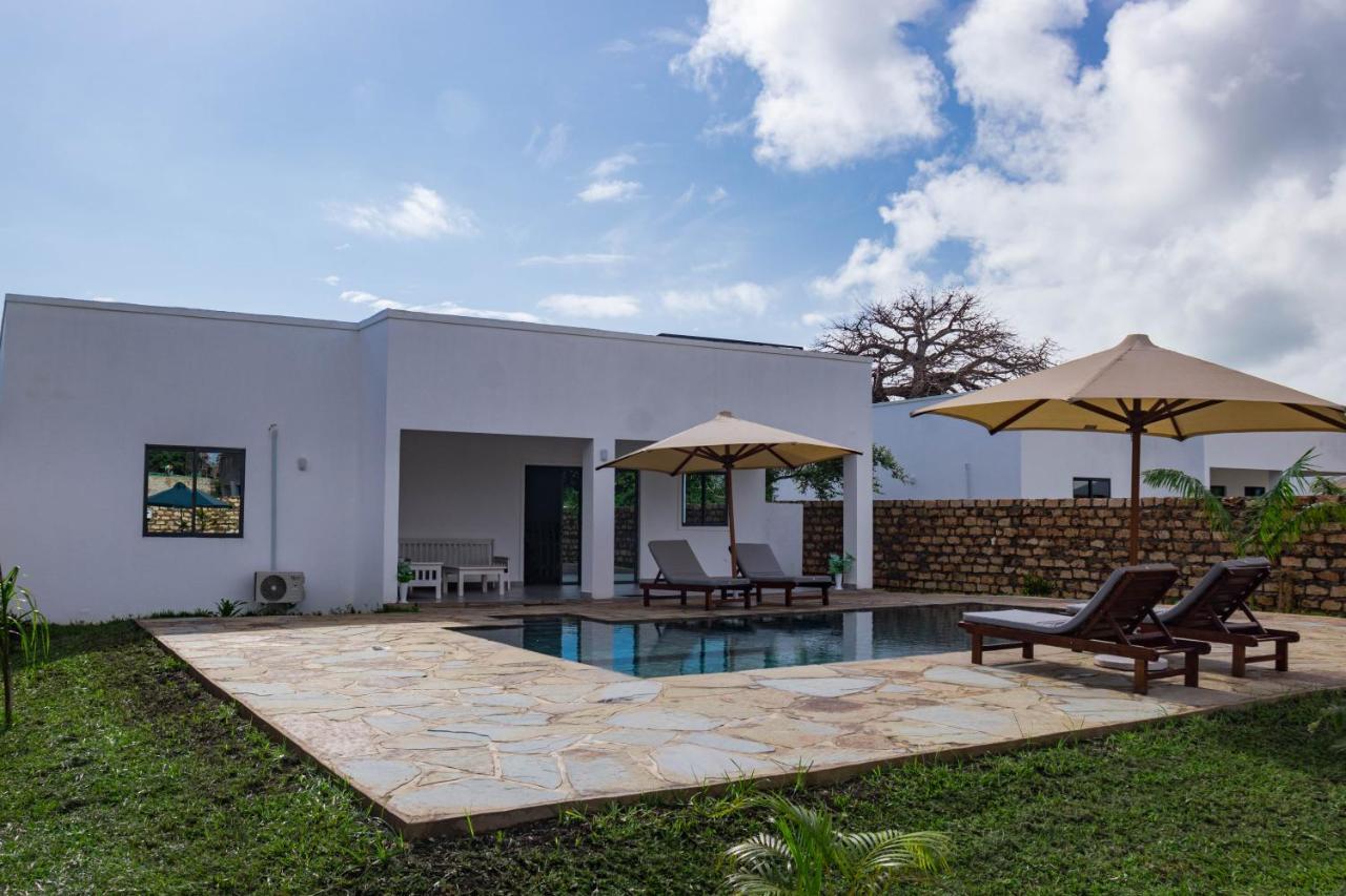 4 U Luxury Bungalows Diani Diani Beach Exterior photo