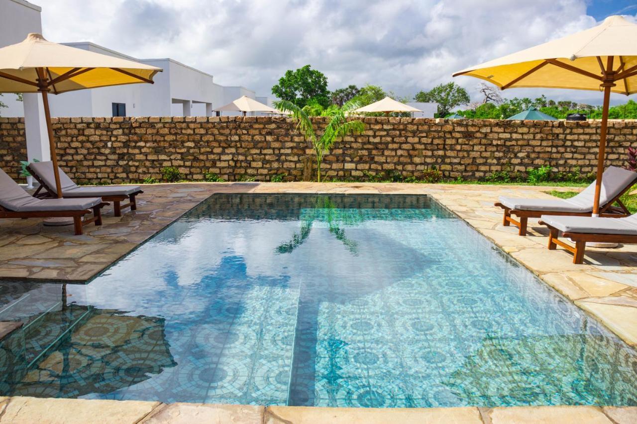 4 U Luxury Bungalows Diani Diani Beach Exterior photo